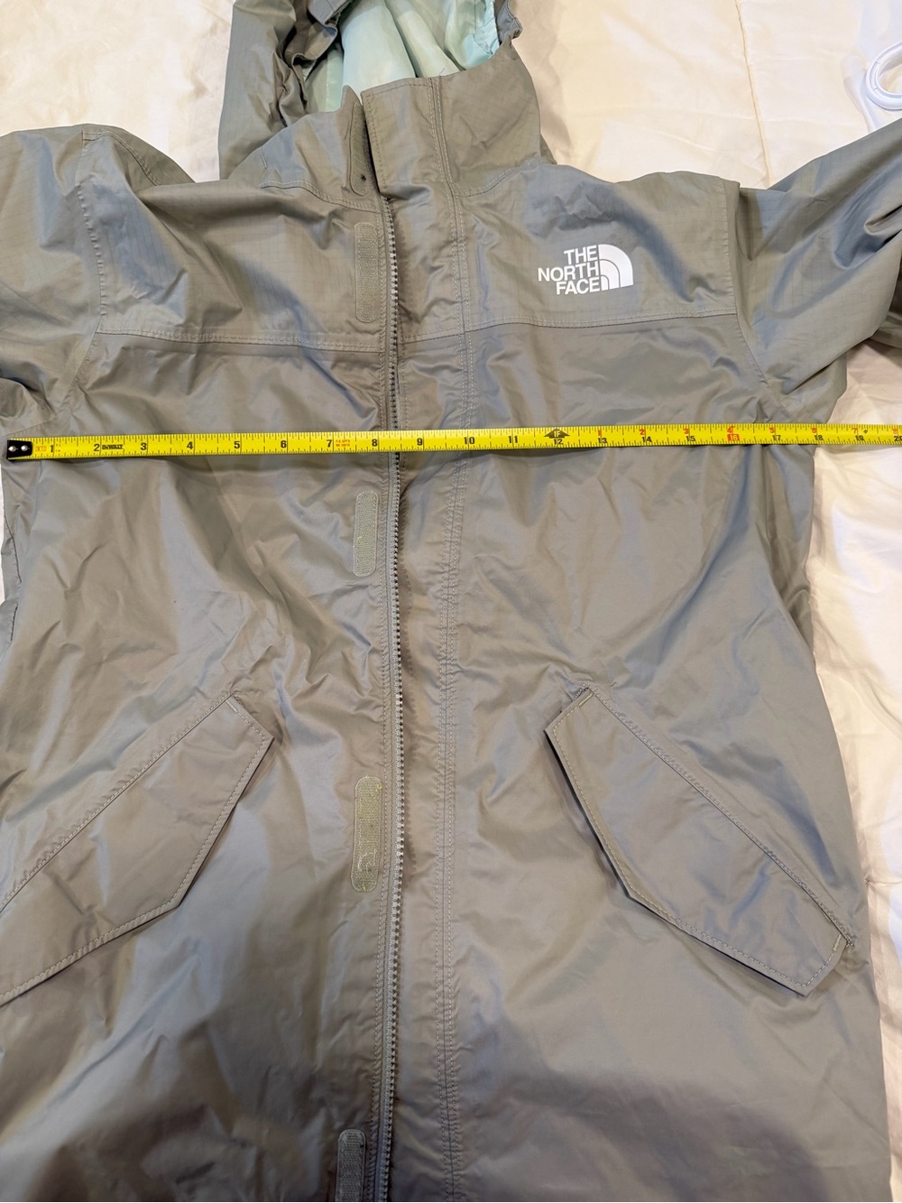 NORTH FACE KIDS Light Gray Hooded Raincoat - Water-Resistant Shell - Picture 10 of 10